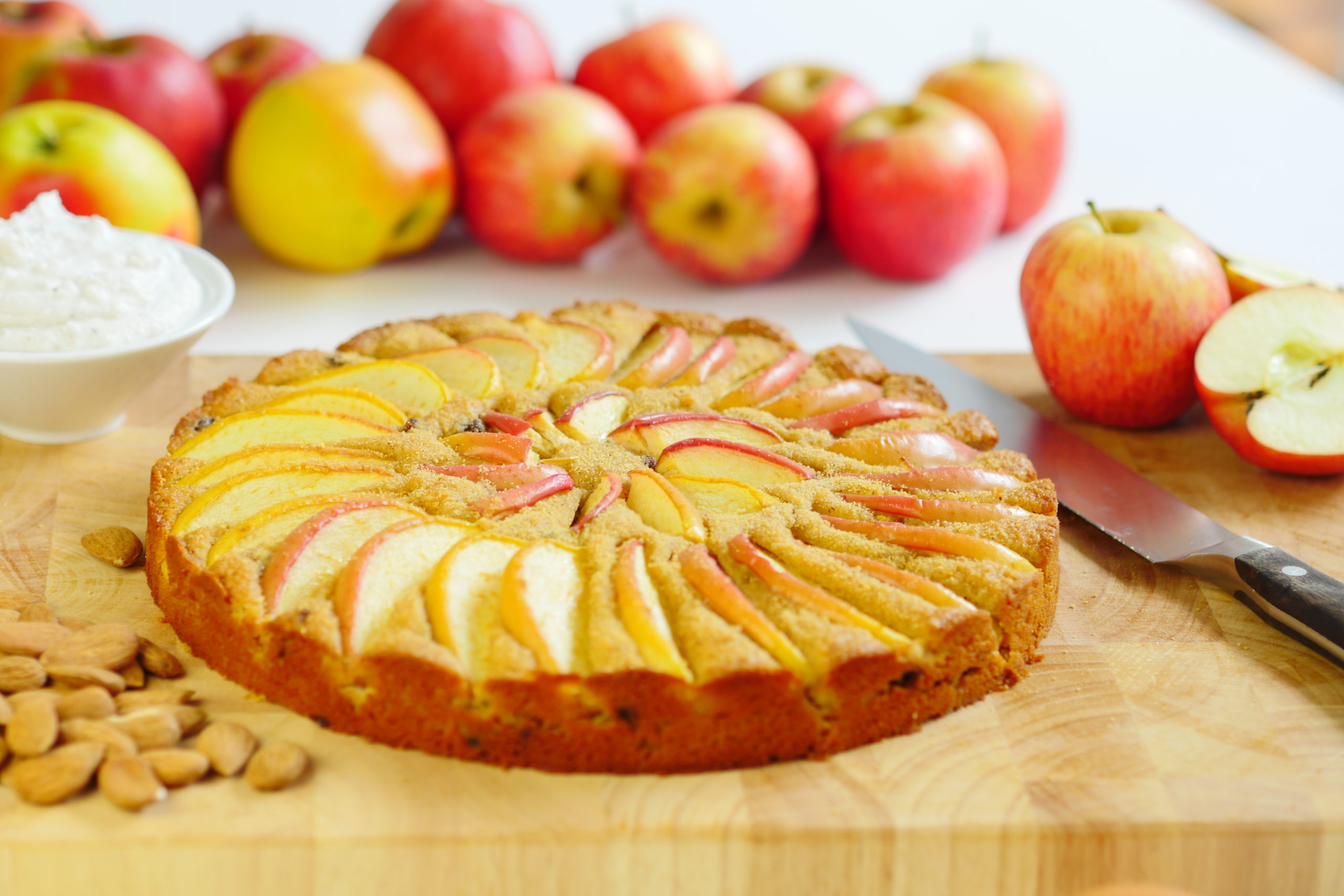 Apple-almond cake - Noralicious